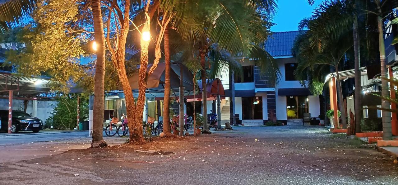 Banyan Resort Bangsaen Extérieur photo