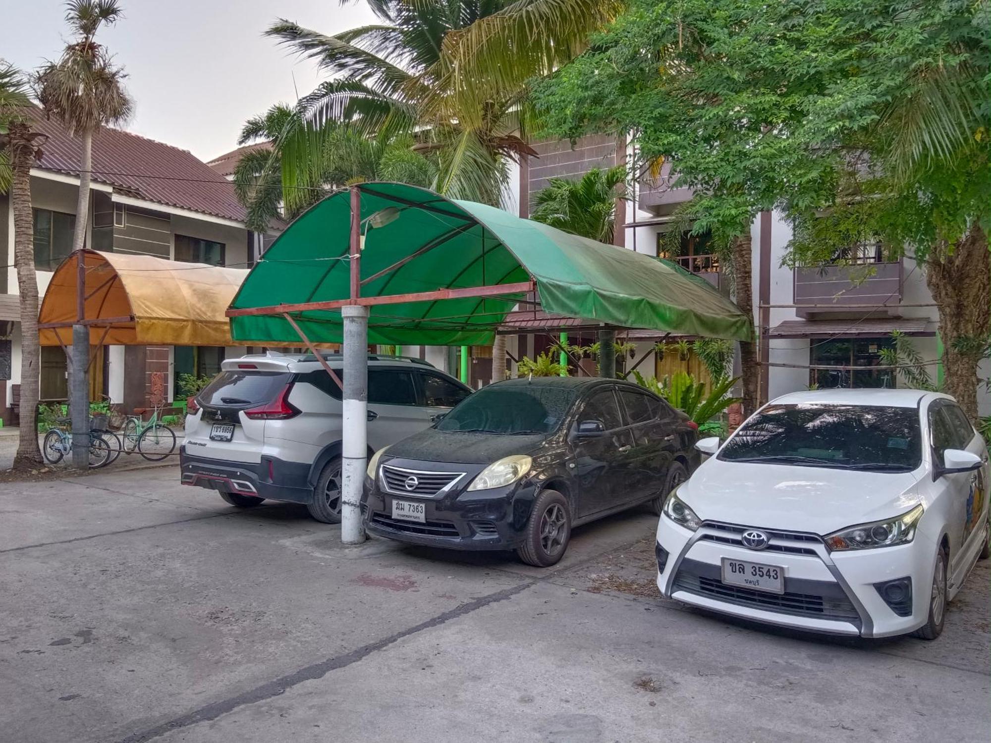 Banyan Resort Bangsaen Extérieur photo